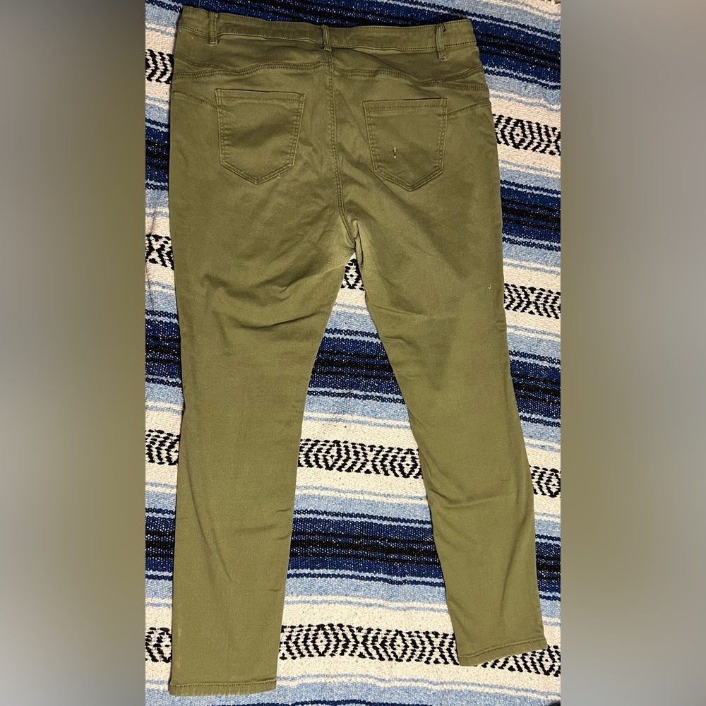 Previously worn Army green Joe Boxer Push-up Skinny jeans, size Junior 17